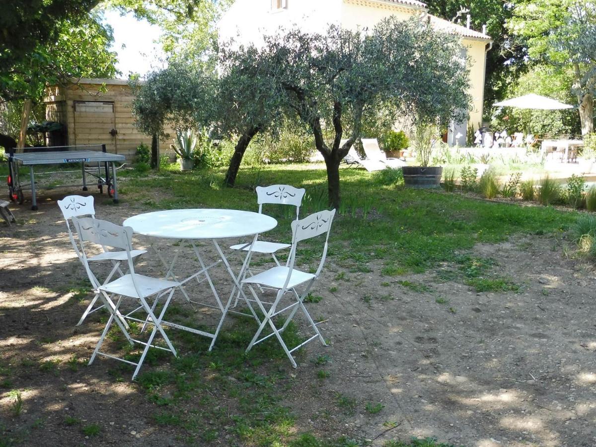 Mas Des Rabasses Acomodação com café da manhã Le Pontet  Exterior foto